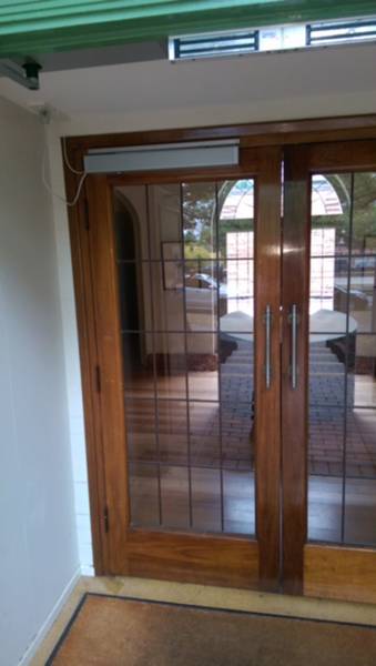   &raquo; Click to zoom ->