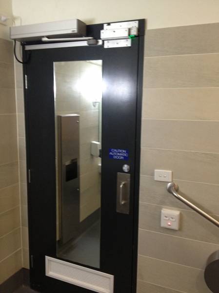   &raquo; Click to zoom ->