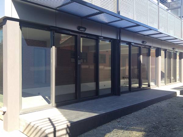   &raquo; Click to zoom ->